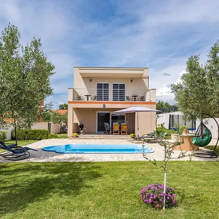 Villa Sunny Olive
