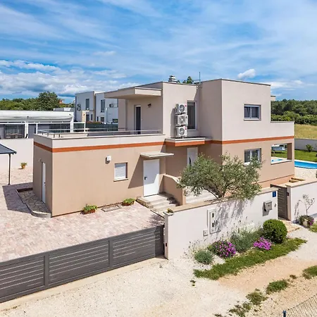 Villa Sunny Olive
