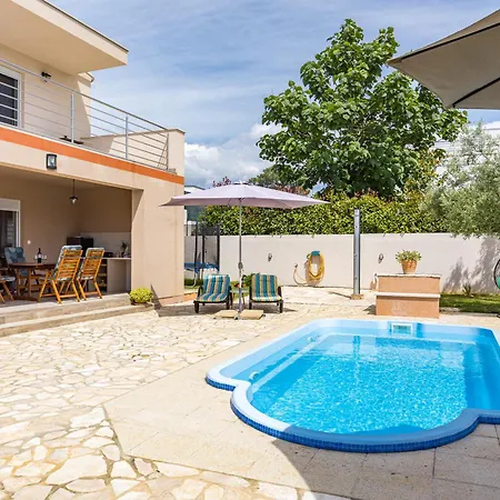 Villa Sunny Olive Peroj