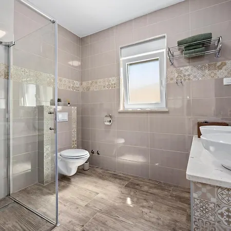 Villa Sunny Olive Peroj