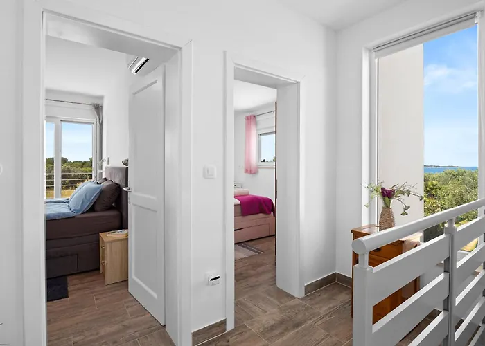 וילה Sunny Olive