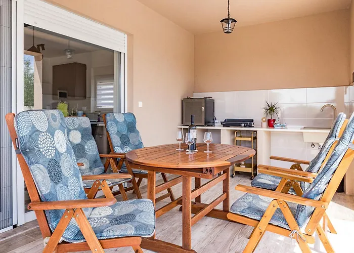 Sunny Olive פרוי